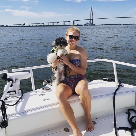 Meet your Posher, Brooke - Picture 3 of 4